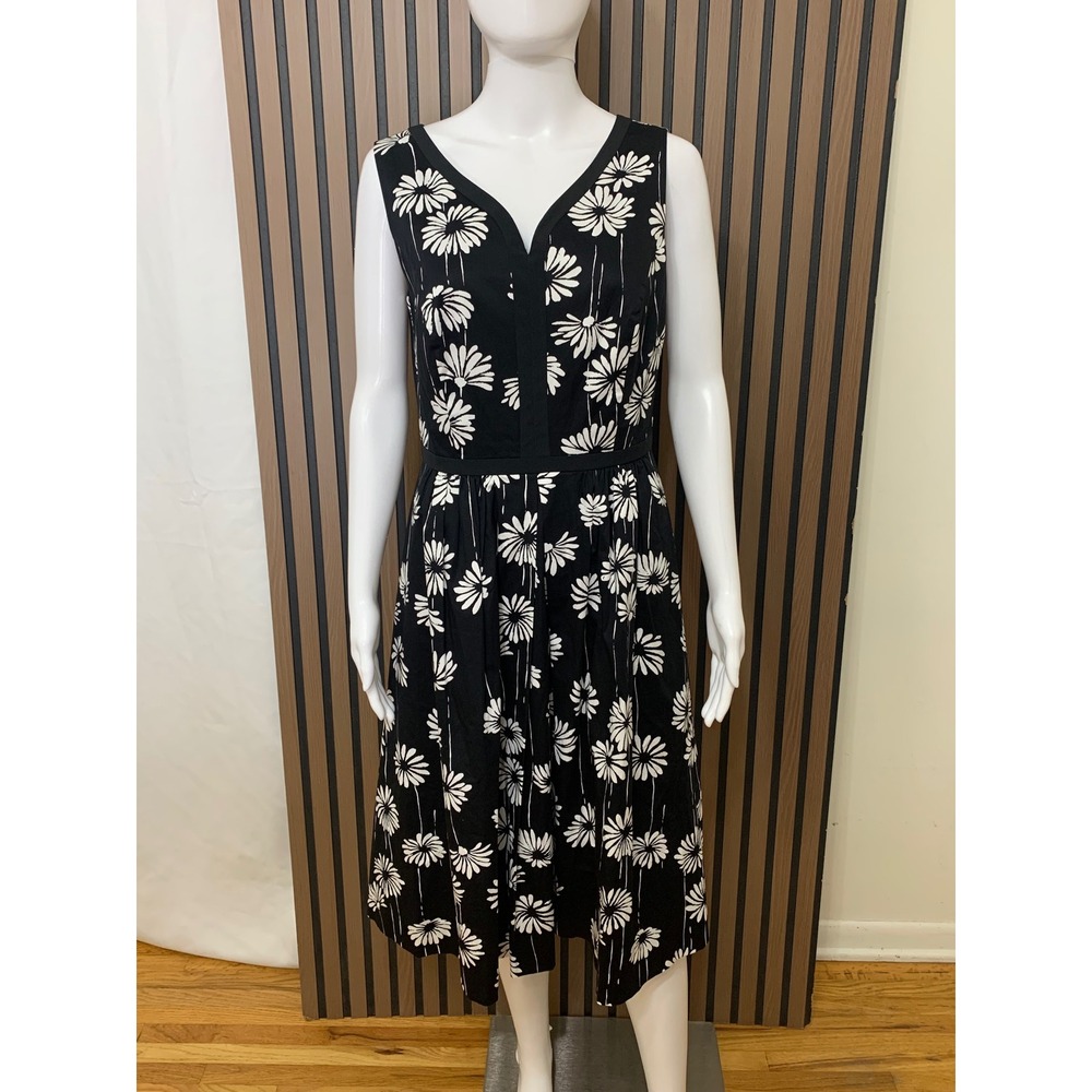 Talbots Women's Black White Daisy Floral V-Neck Sleeveless Fit Flare Dress 6